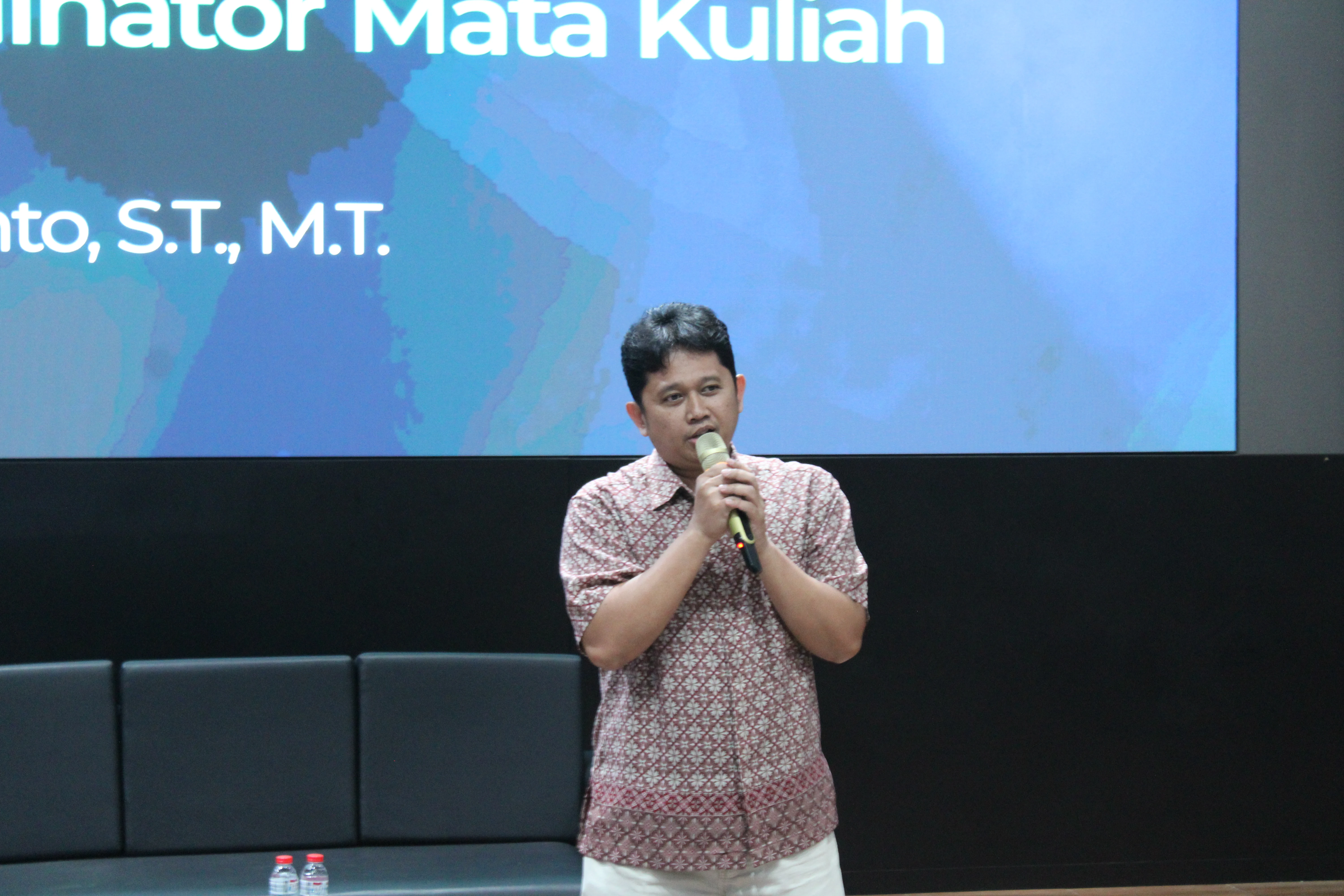 Kuliah Umum Manajemen Proyek Sistem Informasi photo 4